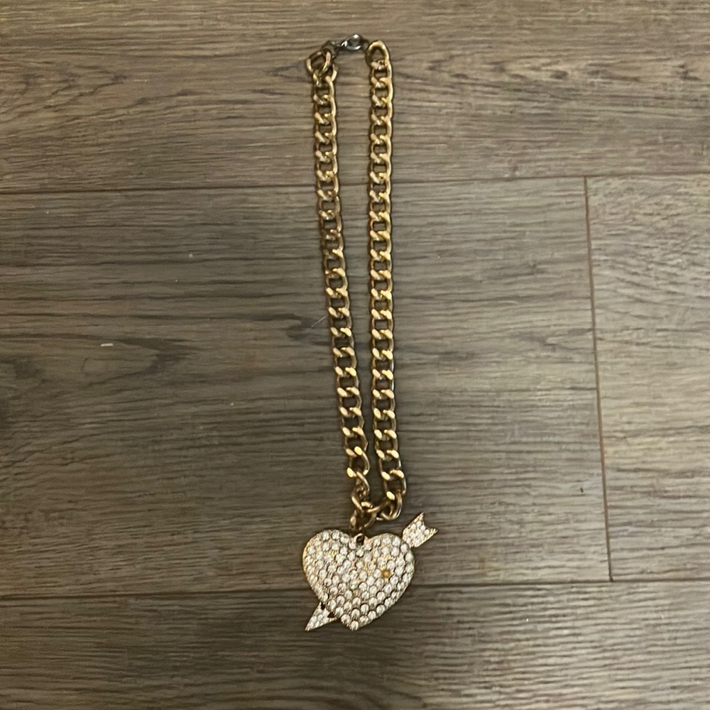 Gold Chunky Chain Necklace with Heart Pendant